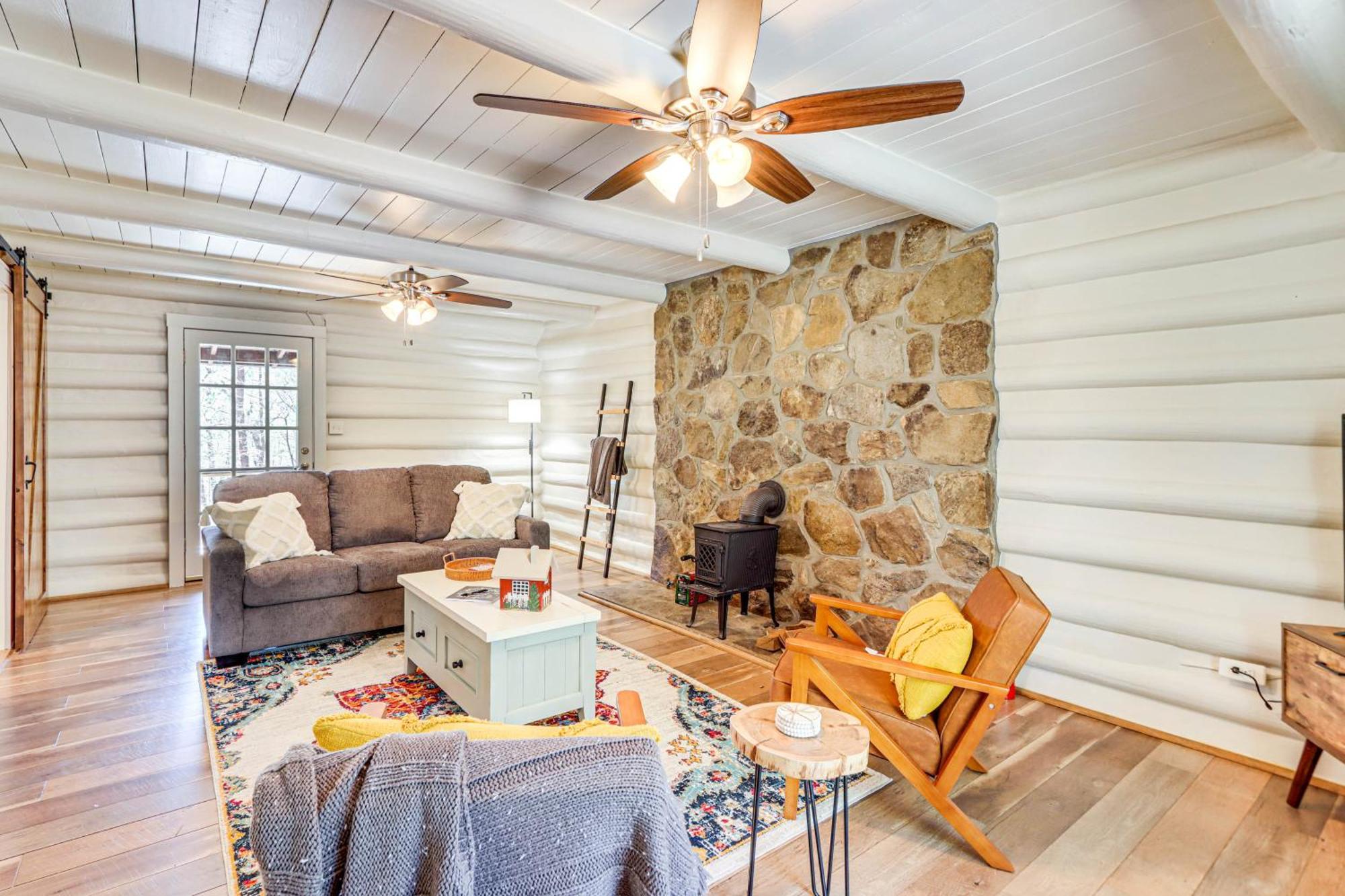 Dog-Friendly Hiawassee Cabin With Decks And Fire Pit! Extérieur photo