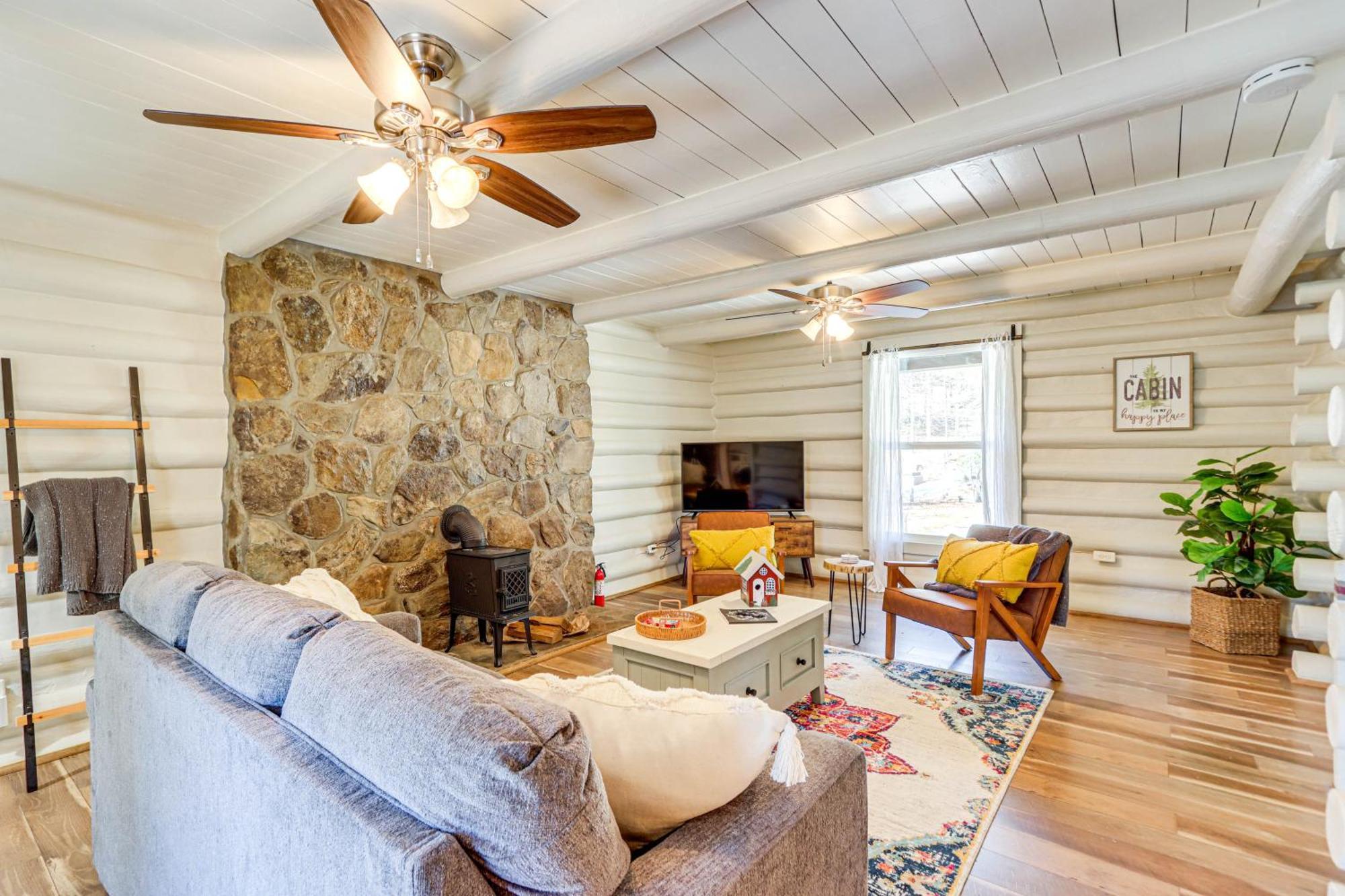 Dog-Friendly Hiawassee Cabin With Decks And Fire Pit! Extérieur photo