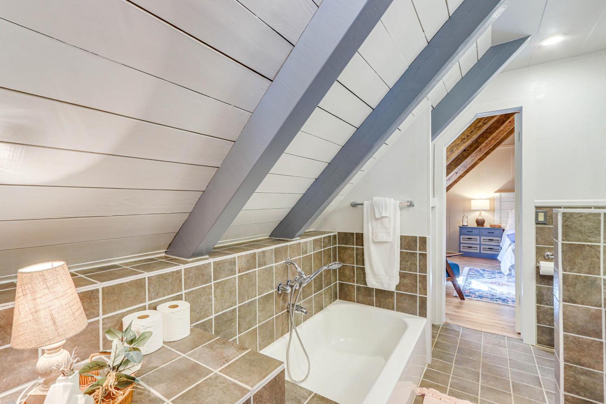 Dog-Friendly Hiawassee Cabin With Decks And Fire Pit! Extérieur photo