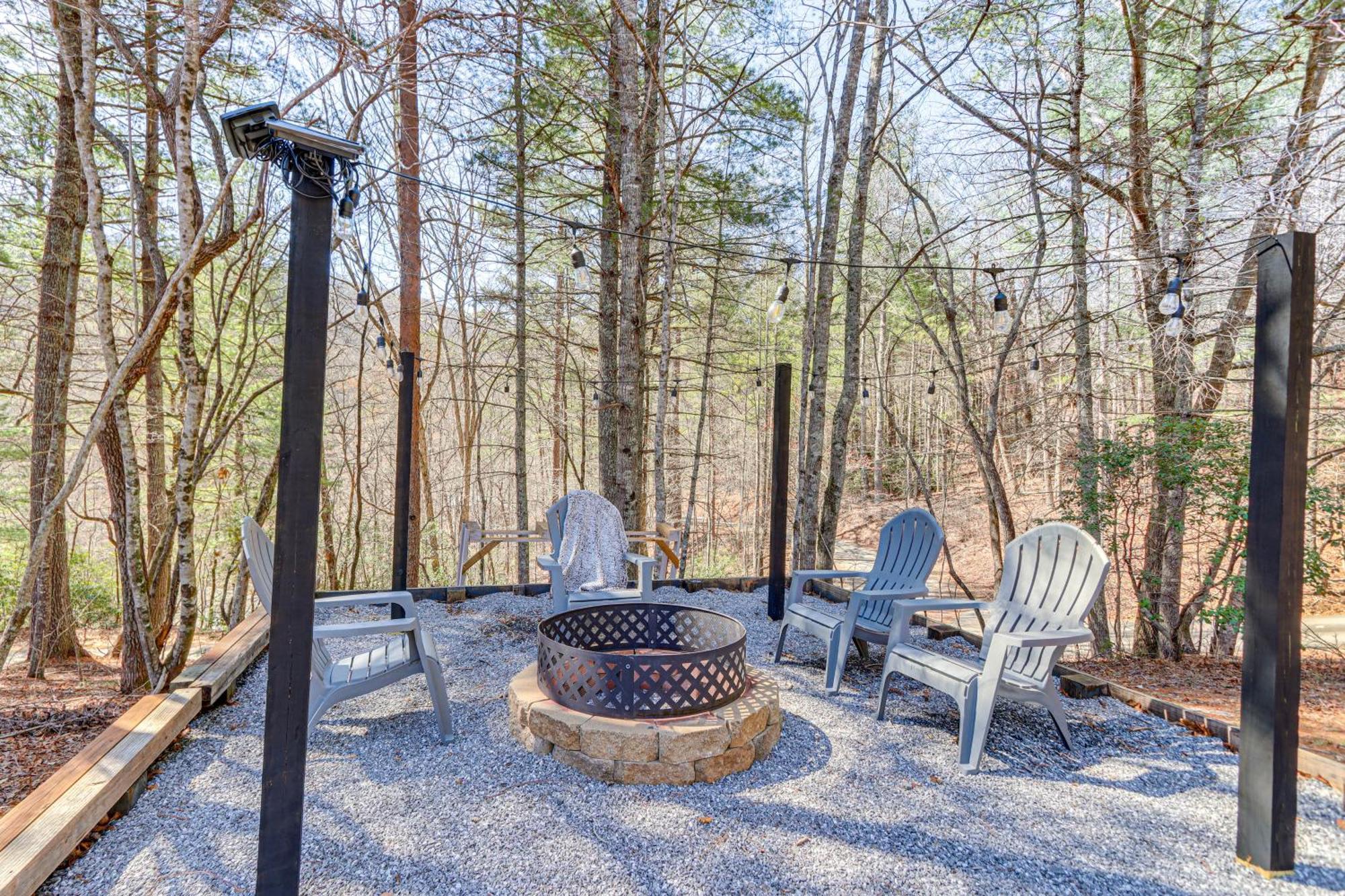 Dog-Friendly Hiawassee Cabin With Decks And Fire Pit! Extérieur photo